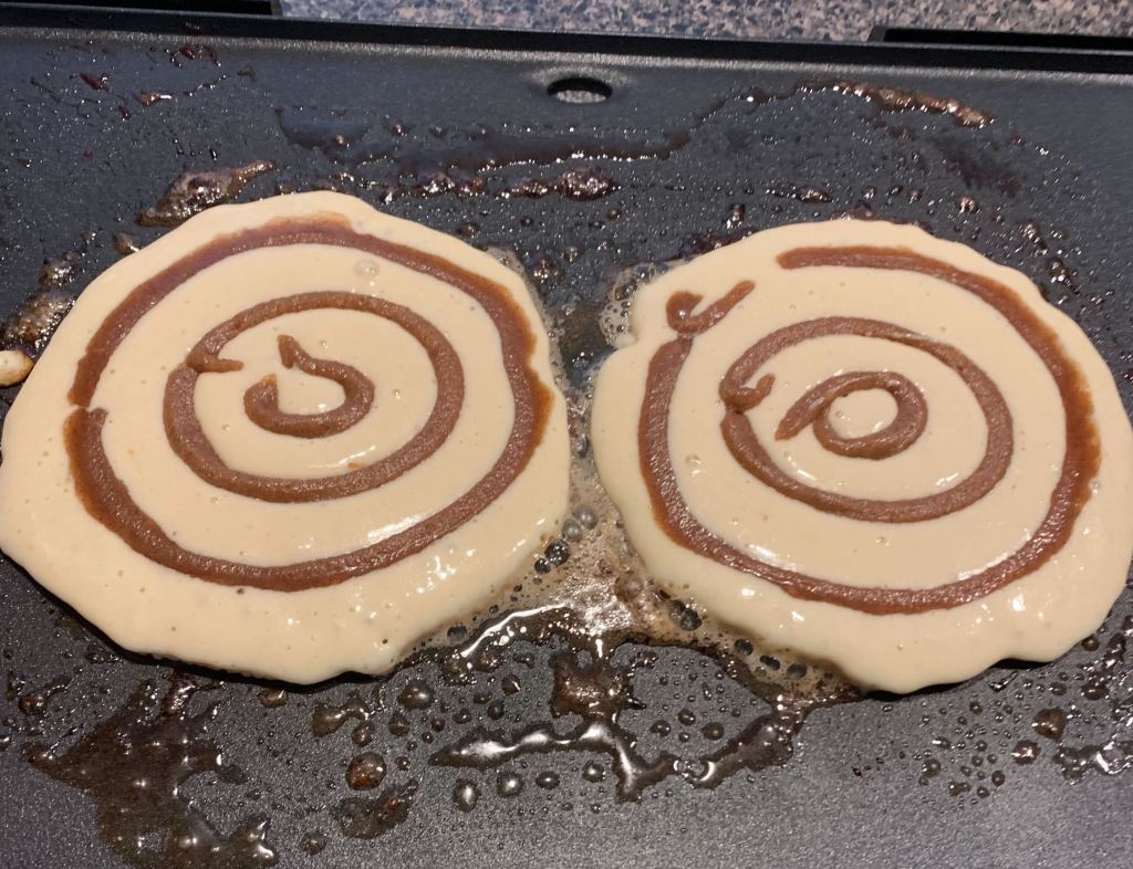 Cinnamon roll cheesecakes. Image by Lily McDonald.